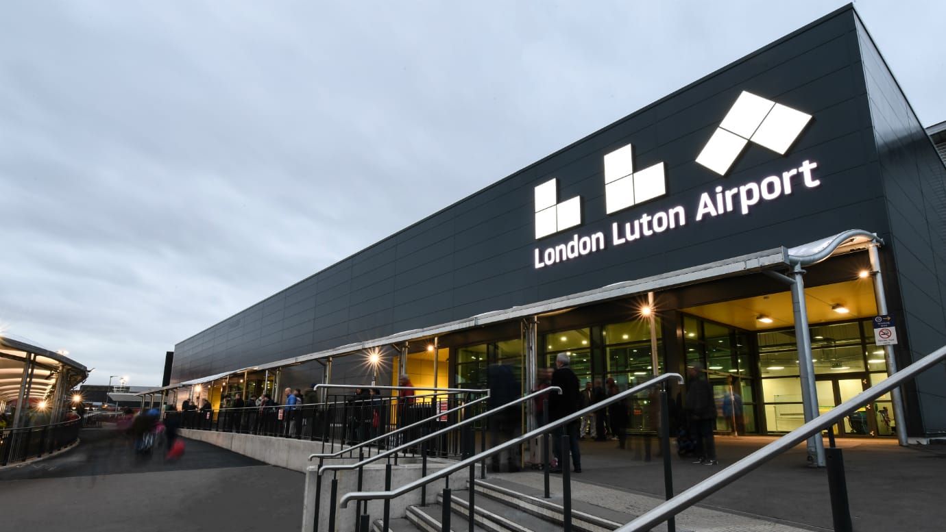 Taxi From Gravesend To Luton Airport